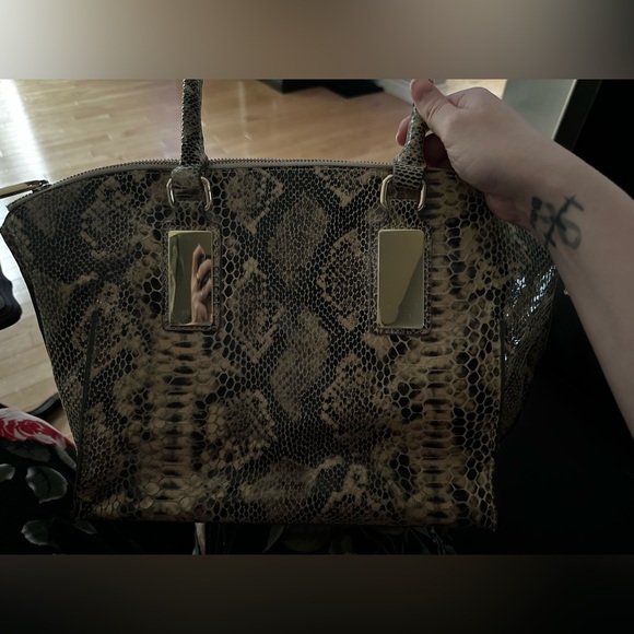 Danier Leather Embossed Snake Purse. - Picture 8 of 8